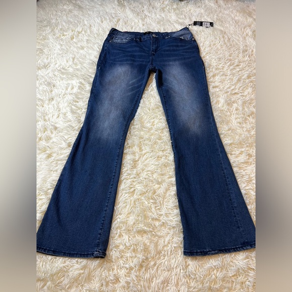 True Religion Denim - Women's 32 True Religion Becca Mid Rise Bootcut Blue Denim Jeans New NWT $ 199